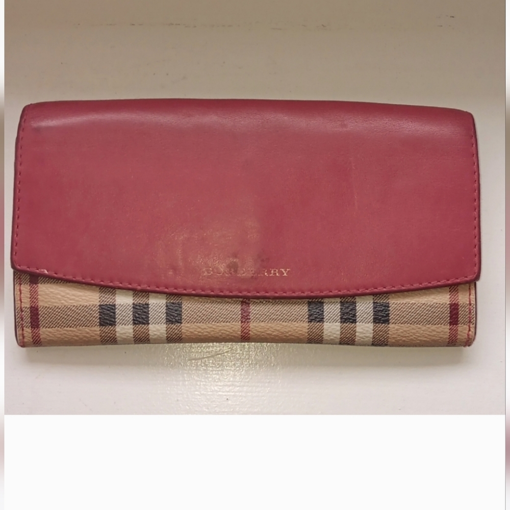 Burberry Authentic wallet GUC